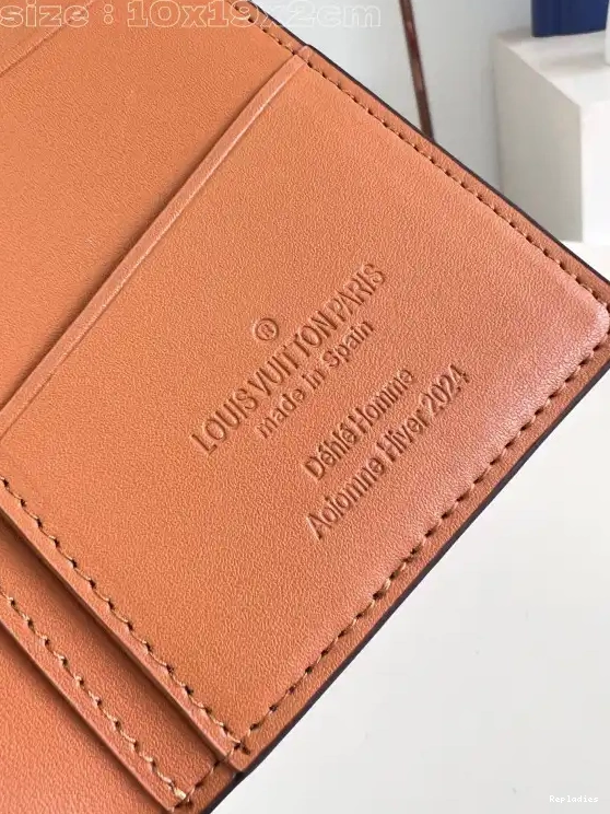 Cheap VUITTON BRAZZA LOUIS WALLET-10*19*2cm 0626
